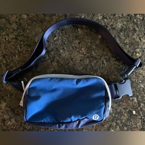 Lululemon Everywhere Belt Bag